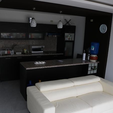 ホテルResidencia Bellavista グアヤキル エクステリア 写真